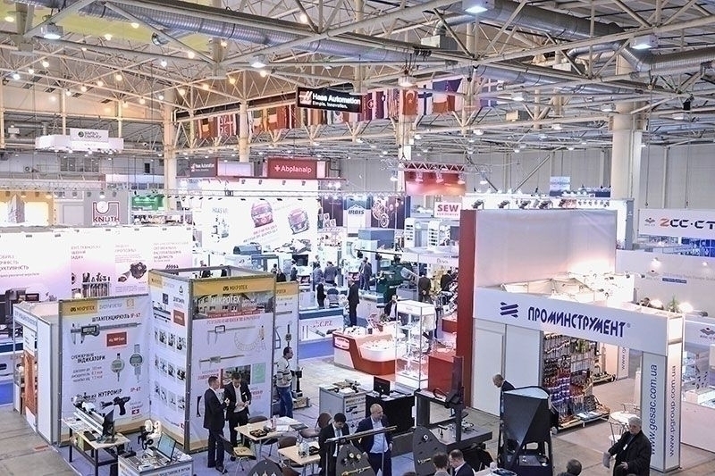 At the IEC at the International Industrial Forum, about 360 companies from 31 countries will present operating machines and equipment on an area of more than 23 thousand square meters.